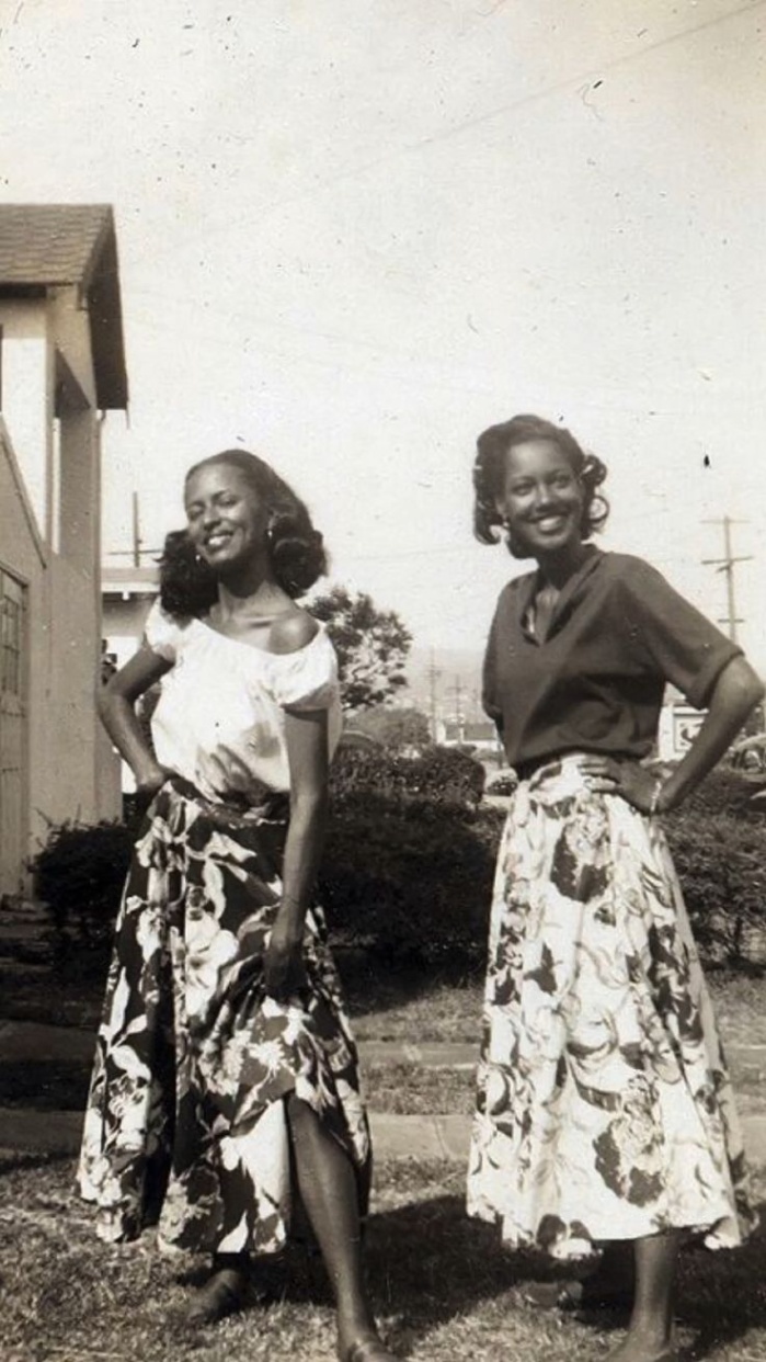 1950s black fashion Bulan 1 