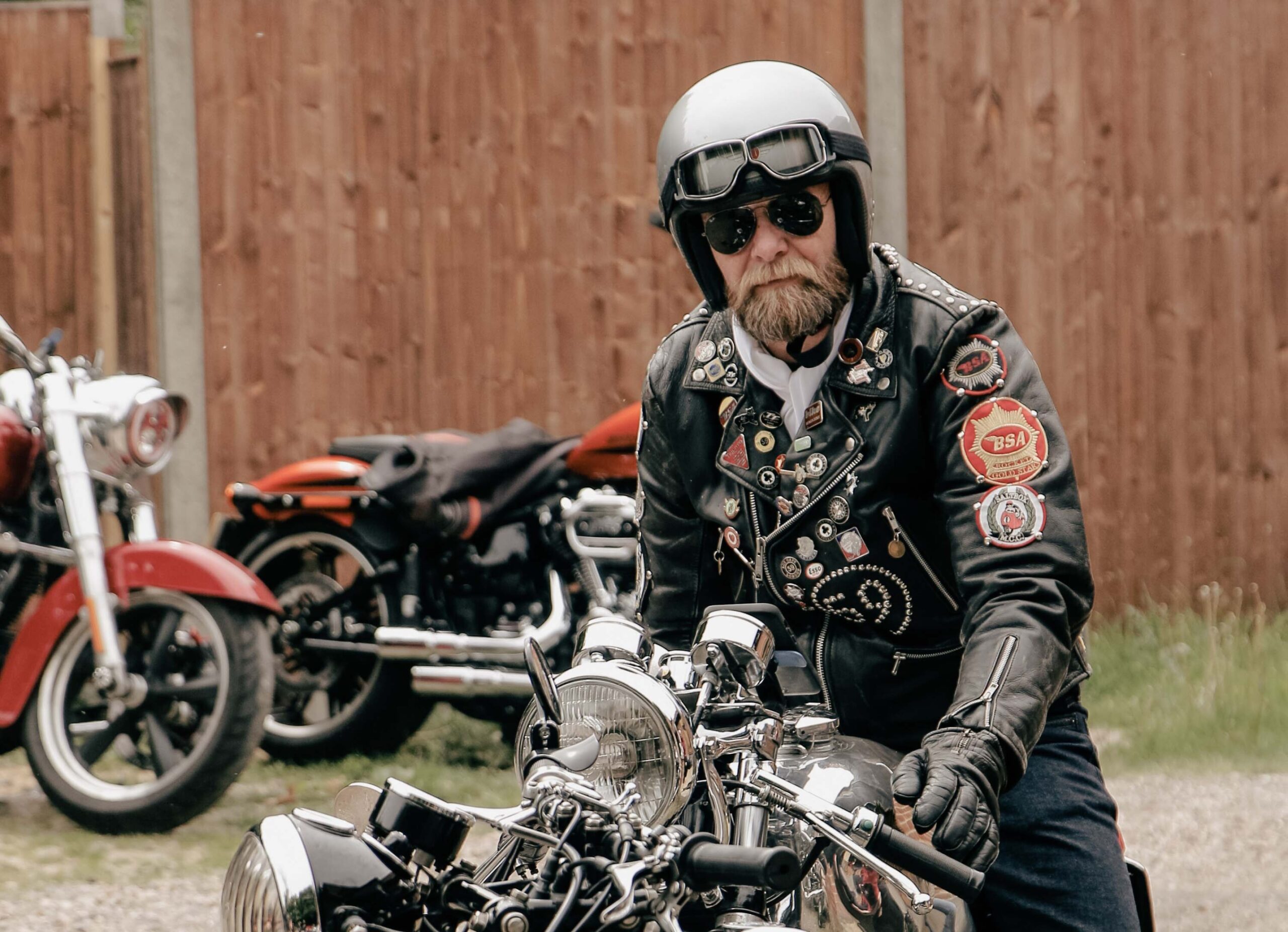 70s biker fashion Bulan 3 Riding in Style, Timeless, Vintage Motorcycle Clothing – Goldtop